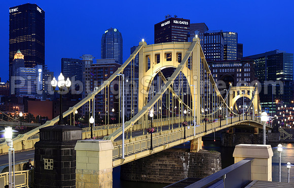 Roberto Clemente Bridge at dusk