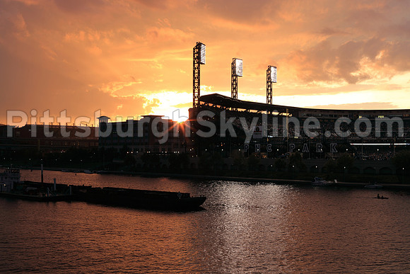 Sun peeks behind PNC Park